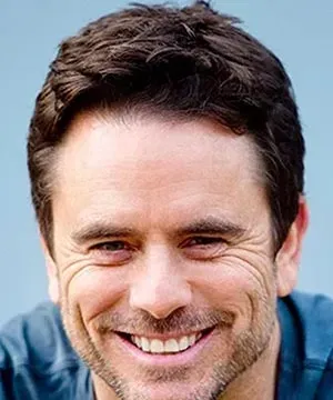 Чарльз Истен (Charles Esten)
