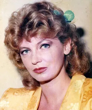 Чезара Дафинеску (Cezara Dafinescu)