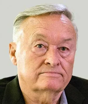 Олег Калугин