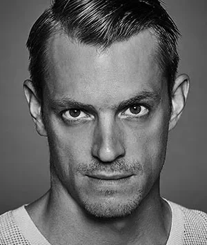 Юэль Киннаман (Joel Kinnaman)