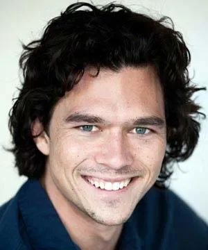 Люк Арнольд (Luke Arnold)